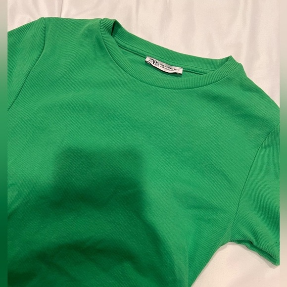 🚫SOLD🚫ZARA GREEN RUCHED MIDI DRESS - Picture 5 of 7